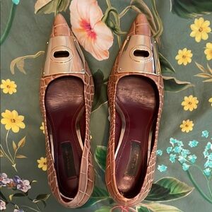 Coach heels with Gold accent